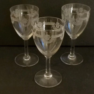 SAINT LOUIS - SÉRIE DE 3 VERRES A VIN EN CRISTAL MODÈLE MANON GRAVE EMPIRE - Photo 1/4