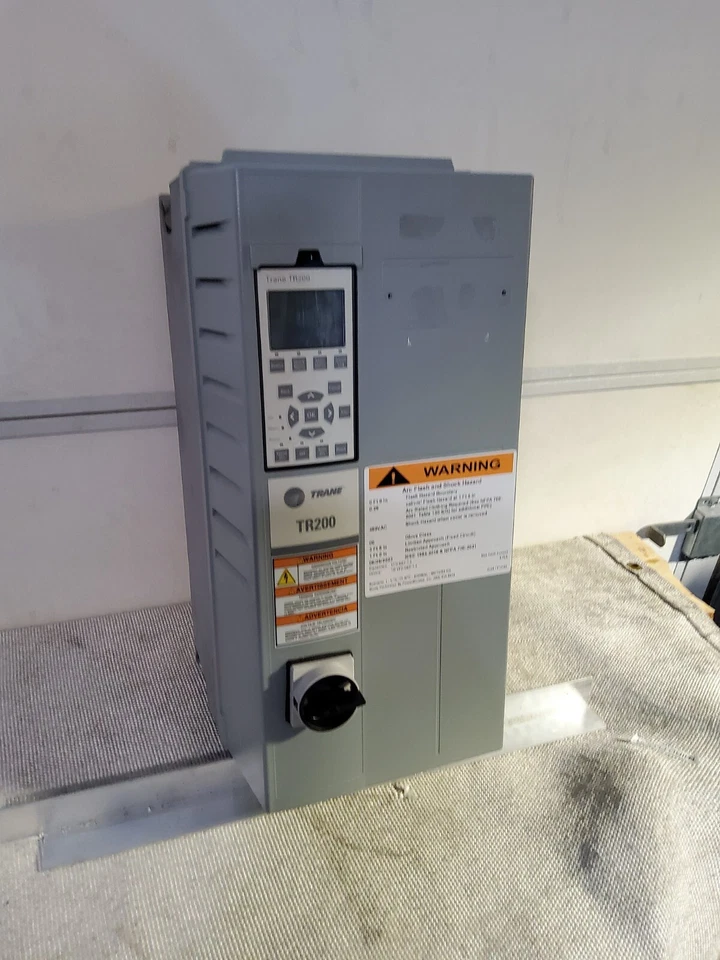 VFD 25 hp Trane TR200 made by dannfoss - Image 2 of 3