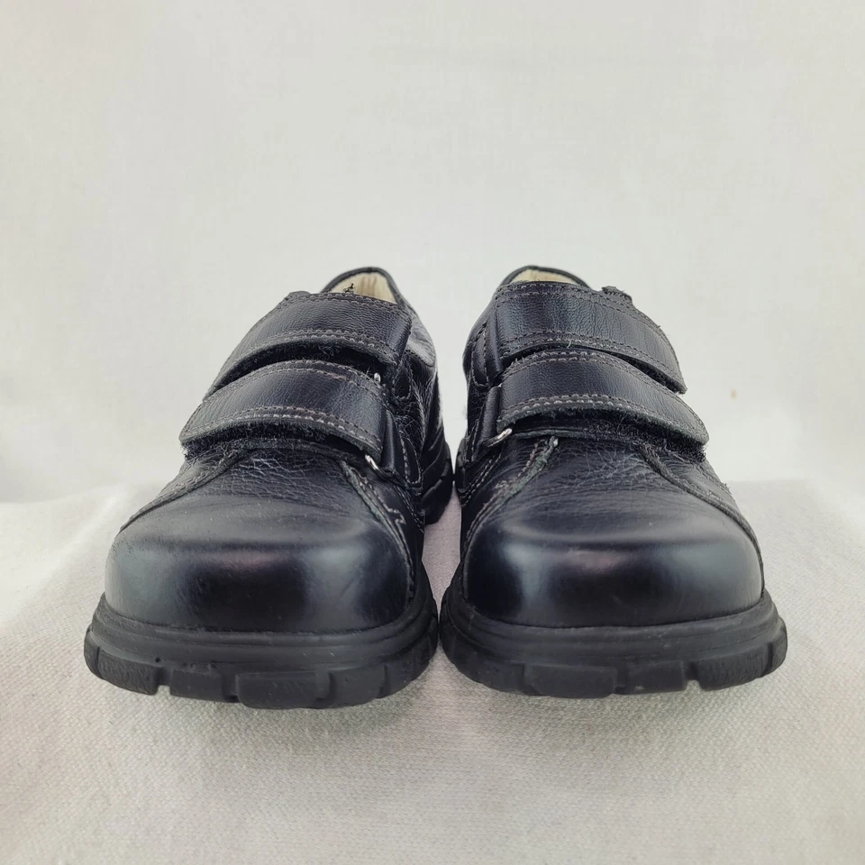 Zapatos negros con correa de gancho y bucle Umi para niños pequeños talla US 9 / EU 26 (BX L) Foto 2 de 4