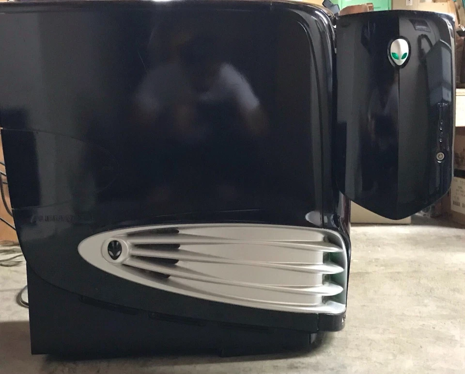 Alienware (Original) - Working (Good Condition - bonus monitor/keyboard) - Image 3 of 4