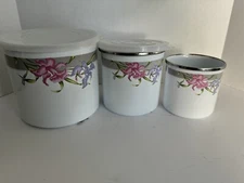 Vintage GMI Hallmark of Housewares 3 Piece Bowls with Lids- Missing 1 Lid