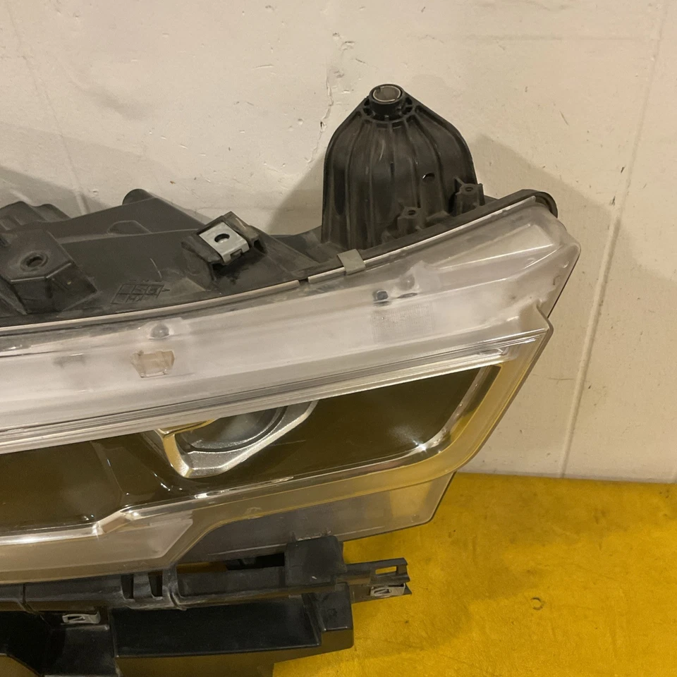 Dodge Ram 2019-2021 lado del pasajero derecho AFS faros dinámicos LED 68316084AG OE Foto 3 de 4