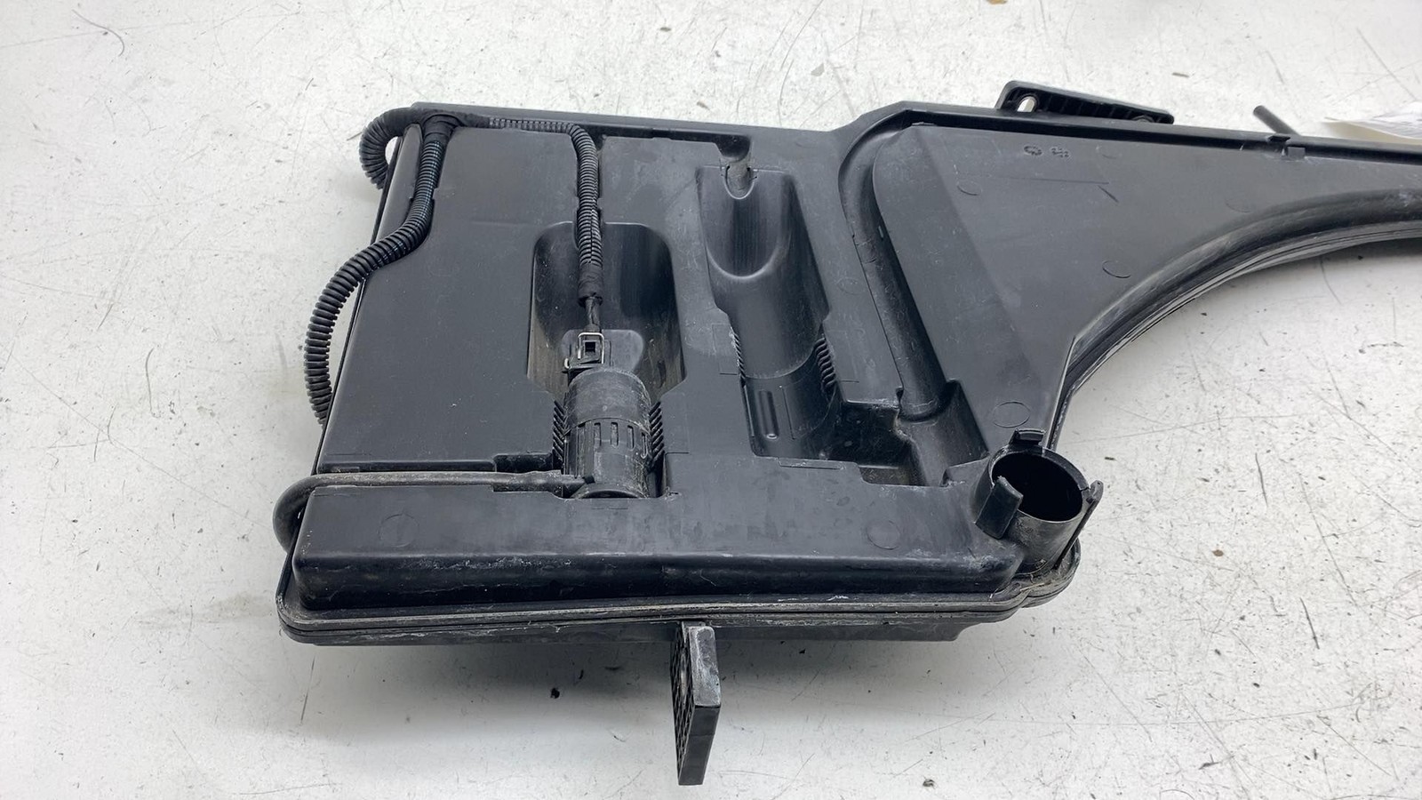 ⭕14-21 Maserati Ghibli Windshield Washer Reservoir Tank Bottle w/ Pump 670105311