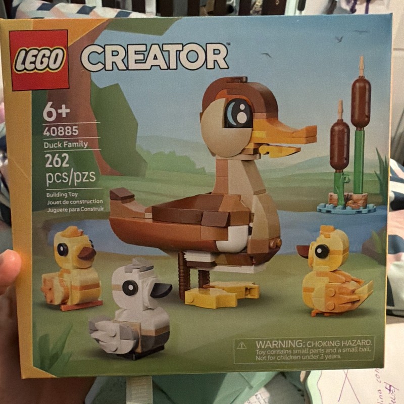 LEGO Creator Duck Family 40885 Animal Building Set 262 Pieces Ages 6+ Box