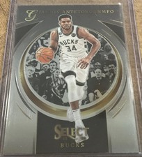 2022-23 Panini Select - Select Certified Giannis Antetokounmpo #12