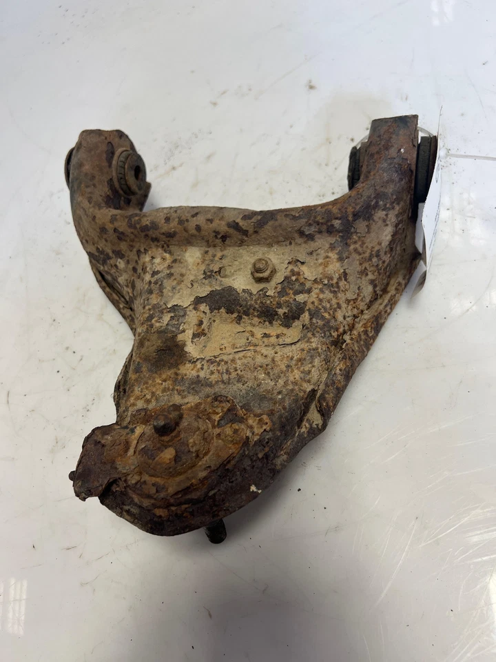 1984 - 2005 Chevy S10 Blazer Front Upper Control Arm 4x4 ONLY LH Driver OEM - Image 3 of 3