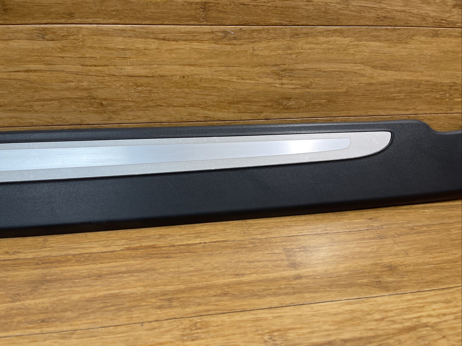 2014-2015 Audi R8 42 Right Side Door Sill Scuff Plate Cover Trim Panel OEM