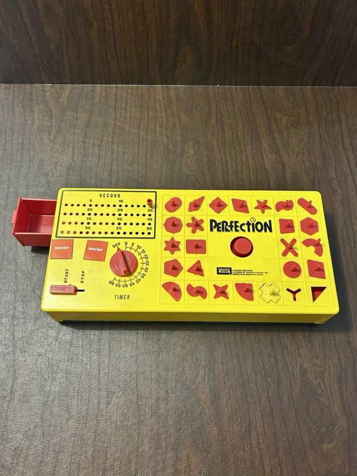 PERFECTION Vintage 1973 Lakeside Game INCOMPLETE In Box - TESTED AND WORKS - Image 3 of 4