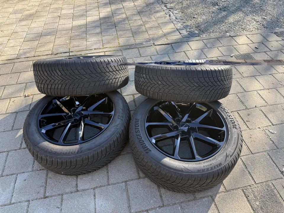 Winterräder Skoda Enyaq (NY) iV 80 80X RS 19" schwarz Bridgestone LM-005 NEU ECE - Bild 2 von 4