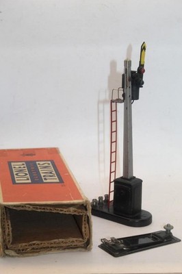 Postwar Lionel 151 O  Operating Semaphore Signal  w/ 145C Contactor Box & Insert