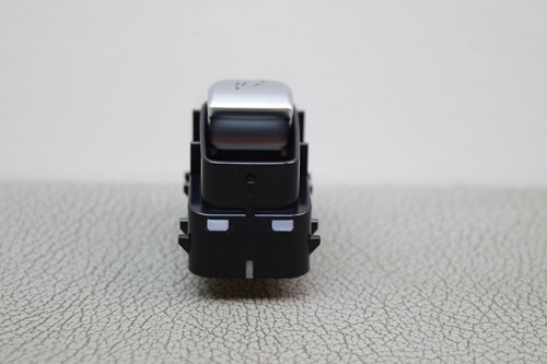 MERCEDES-BENZ GLC X253 Rear Seat Release Button OEM A2059056511 - 第 4/9 張圖片
