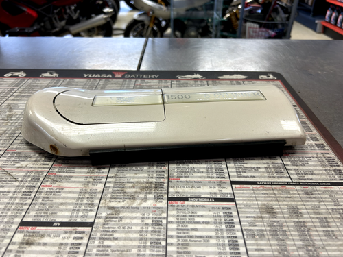 GOLD WING HONDA GL1500 FRONT RIGHT LOWER ENGINE GUARD INSERT/VENT WIND ACCENT - Picture 2 of 10