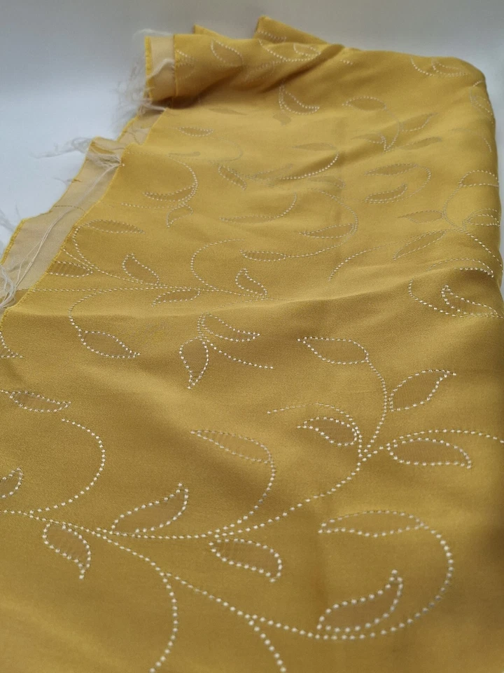 2码人造丝混纺金色织物40英寸宽内饰缝纫枕头 — 第 3/4 张图片