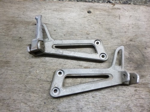 Cale-pied Yamaha Métal D'origine – Pièce Moto Vintage Non Identifiée