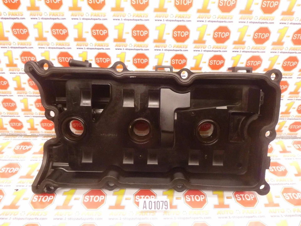 Cubierta de válvula lateral derecha Nissan Xterra 2005-2015 4,0 L 13264-EA200 OEM Foto 4 de 4