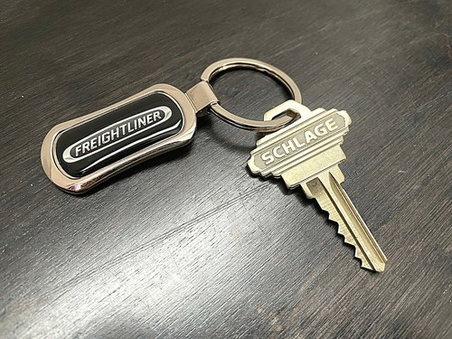 NEW - Freightliner Trucks Metal Chrome Keychain Key Tag FOB - semi, great gift! - Picture 3 of 3