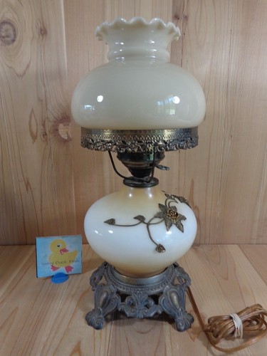 Vintage Electric Hurricane Lamp BRASS FLORAL White Amber Beige 18" Mid Century - 第 5/9 張圖片