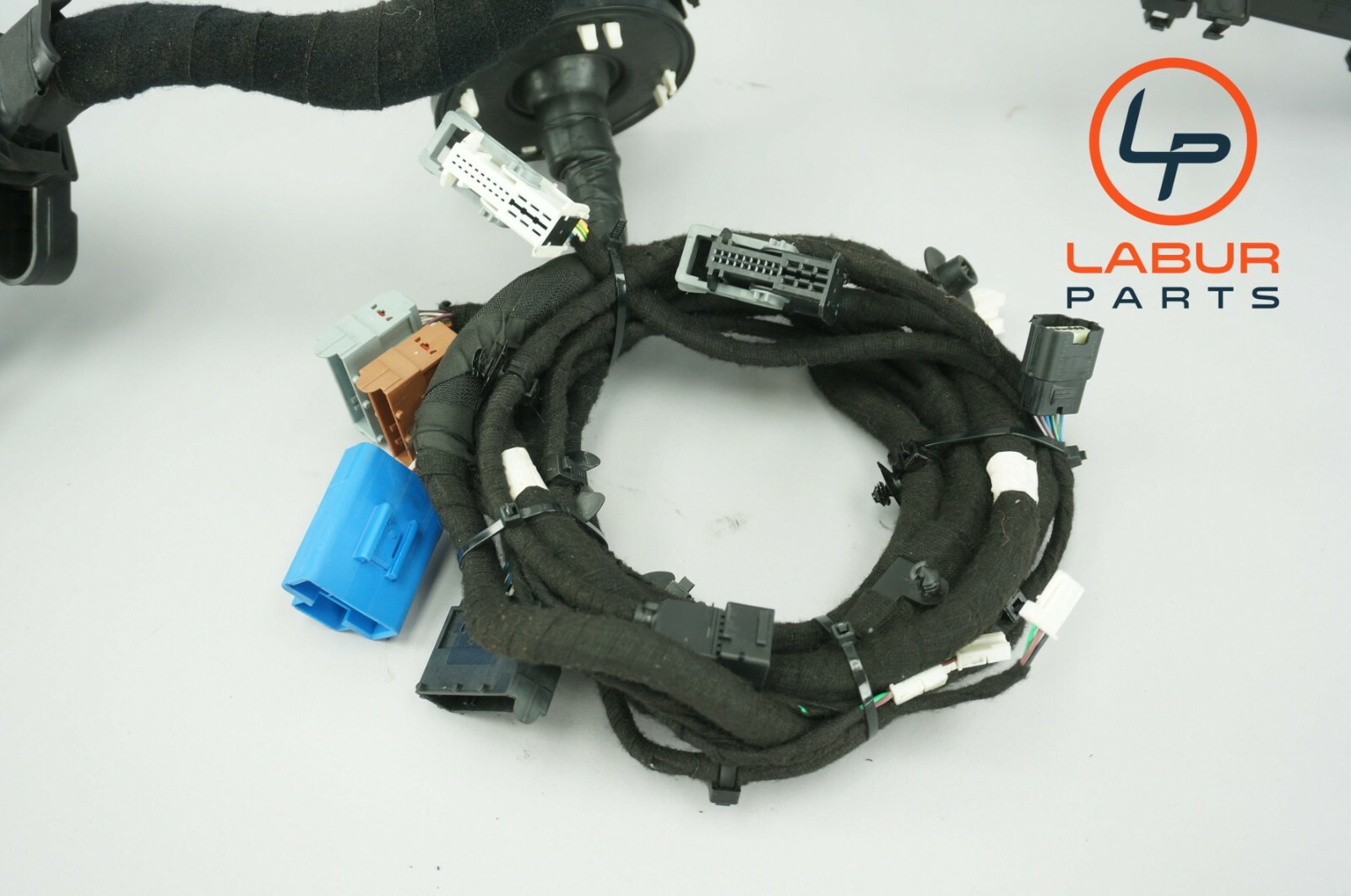 M156 Maserati 14-17 Quattroporte Engine Bay Fuse Box Wiring Harness Z1950