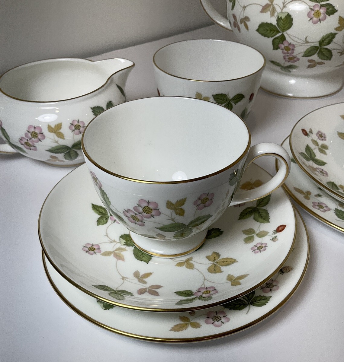 Wedgewood Wild Strawberry Tea Set Display Only. 9 Pieces. | eBay