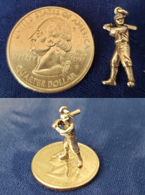 VINTAGE STERLING SILVER CHARM : 3D Male Baseball Player a20