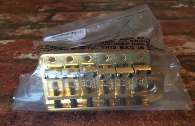 Fender Gold Stratocaster Tremolo Bridge, Vintage Strat 2-3/16'' / 56mm Spacing