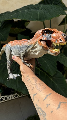 2009 Jurassic Park T-Rex Toys-R-Us Exclusive 30" Tyrannosaurus Rex, Working Rare - Picture 3 of 13