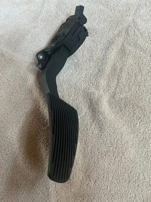 2009-2024 Dodge Ram 1500 2500 3500 Accelerator Gas Pedal Assembly 68043161AA OEM - Image 1 of 4