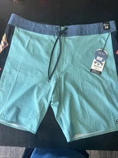 Billabong Men's 38 D Bah Board Shorts Blue Aqua Green Air Lite Boardies NWT
