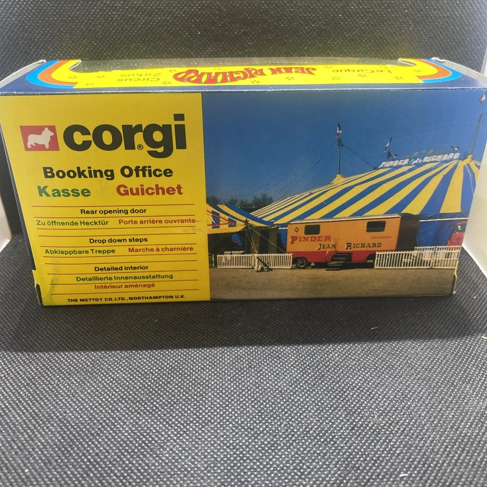 Corgi 426 Pinder Jean Richard Circus Booking Office Van Boxed Vintage Chevrolet - Image 2 of 4