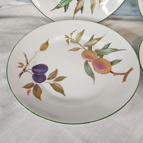 Royal Worcester, Evesham Vale Dinner Plates, Set of 4, Made In England, Nice!