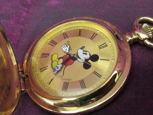 Vintage Disney Mickey Mouse moving hands PULSAR quartz pocket watch V701-0A40 - Picture 3 of 7