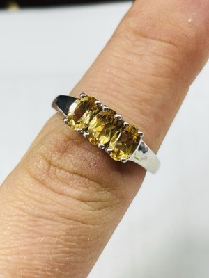 TJC Silber und Citrine Trilogie Ring UK Größe O/P Neu aus altem Lagerbestand mit Etikett