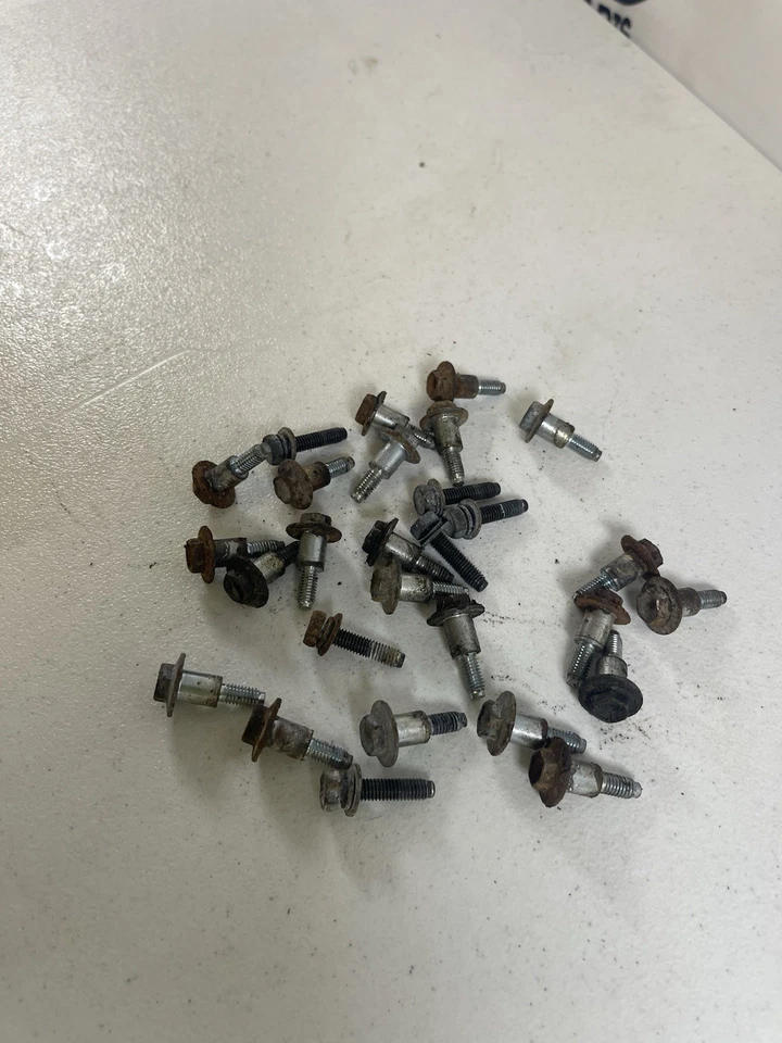 Infiniti G35 G37 Q50 2008-2019 Nissan 370z VQ37VHR cubierta de válvula pernos W2 Foto 3 de 4