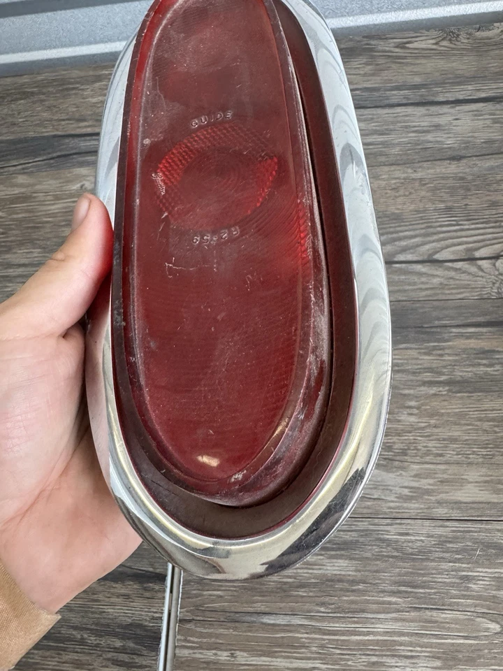 1959 Pontiac Catalina Tail Light Assembly OEM 59 Guide R2-59 - Image 2 of 4