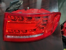 2009-2012 AUDI A4 RIGHT SIDE Tail Light Assem...