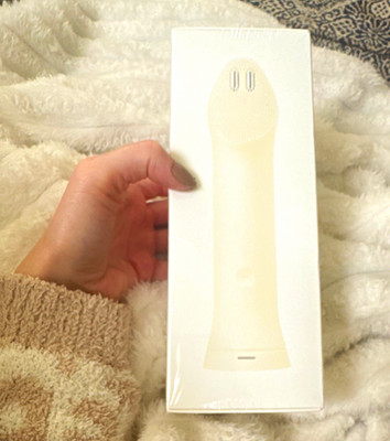 NEW IN BOX SEALED Medicube AGE-R Booster Facial Cleansing Device Head Attachment