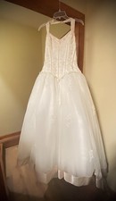 David's Bridal Ivory Ball Gown V-Neck Sleeveless Lace Beaded Full 16 2295E