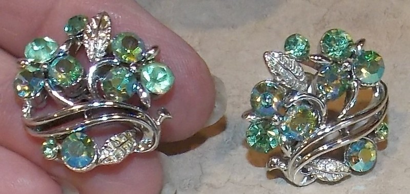 Vintage Lisner Rhinestone AB Blue Green Silvertone Screw On Earrings Costume