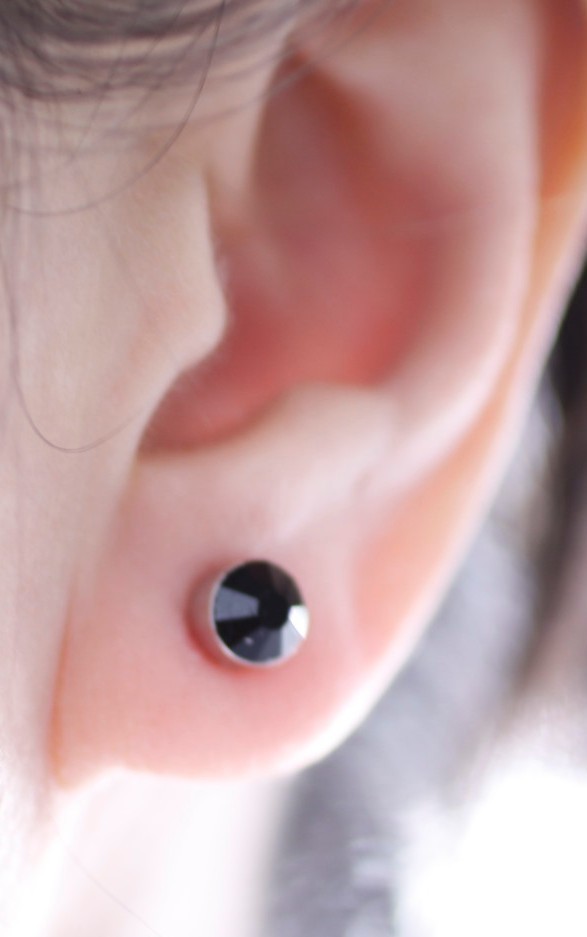 1 Pair Black Magnetic Clip On Diamante Stud Earrings 4mm to