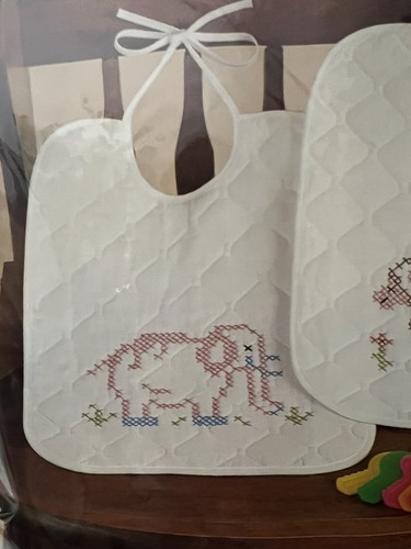 PIK DMC Stamped Baby Bibs -Pair #75200 Cuddly Cuties - Picture 5 of 7