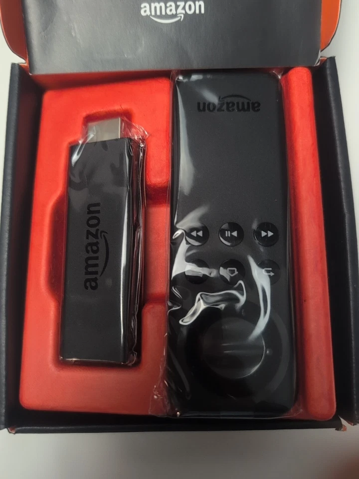 Amazon Fire TV Stick Lite con control de voz Alexa (sin batería, sin adaptador HDMI) Foto 2 de 4