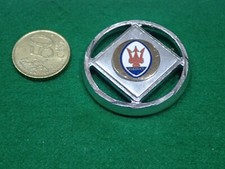 MASERATI FREGIO LOGO STEMMA EMBLEMA BADGE CON CALAMITA VINTAGE