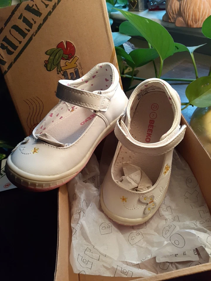 ¡NUEVO! ZAPATO BEEKO PRISSY CORREA AL TOBILLO PARA NIÑA PEQUEÑA MARY JANE TALLA 4.5 Foto 2 de 4