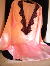 Negligee By frederick's of HOLLYWOOD Black Lace on Satiny Bright Pink Gown Sz L