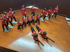 JOHILLCO *** JOHN HILL & COMPANY *** VINTAGE 15 PIECE INFANTRY UNIT ** L@@K!