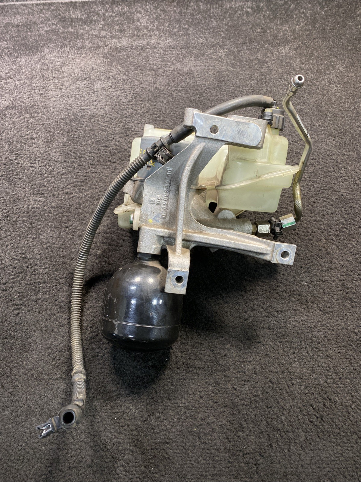 2013 Lamborghini Gallardo 10k Shifter Accumulator Oil Pump OEM 086301247C