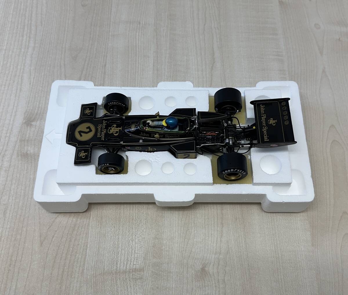 item exhibited 1/18 EXOTO Exoto Lotus Type 72E 1973 F1