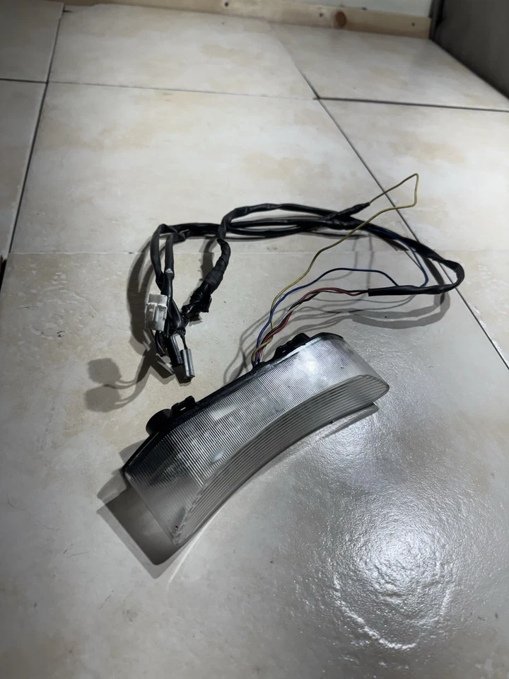 2002-2003 Yamaha R1 Rear Tail Light - Image 4 of 4