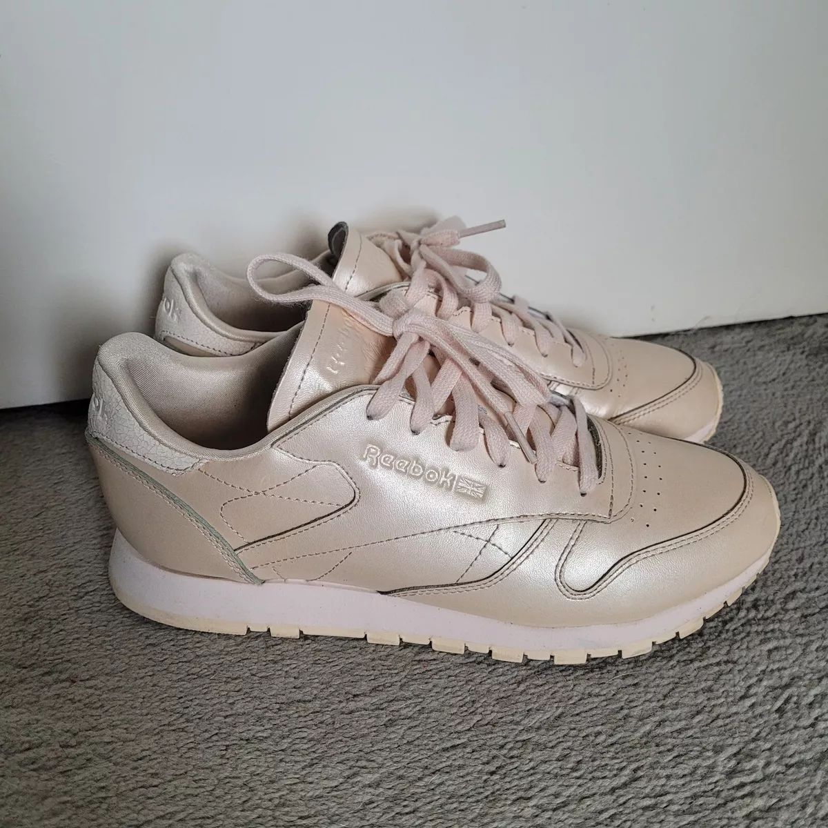 Reebok classic hotsell pearl