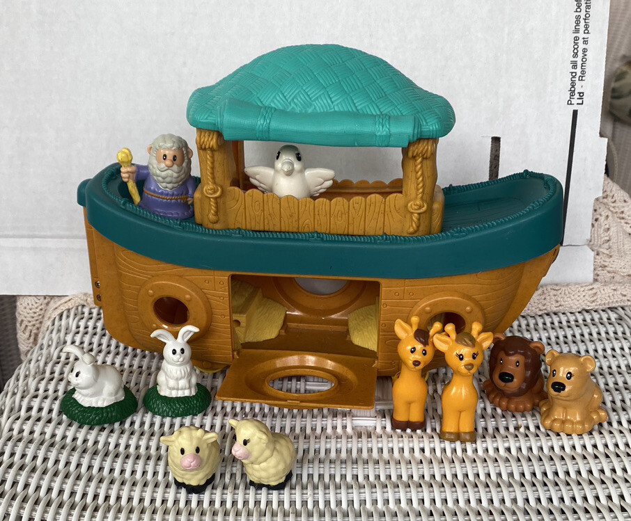 Noah's Ark wheeled toy by the Excite Co Ark opens up 10 figures Noah's Ark wheeled toy by the Excite Co Ark opens up 10 figures